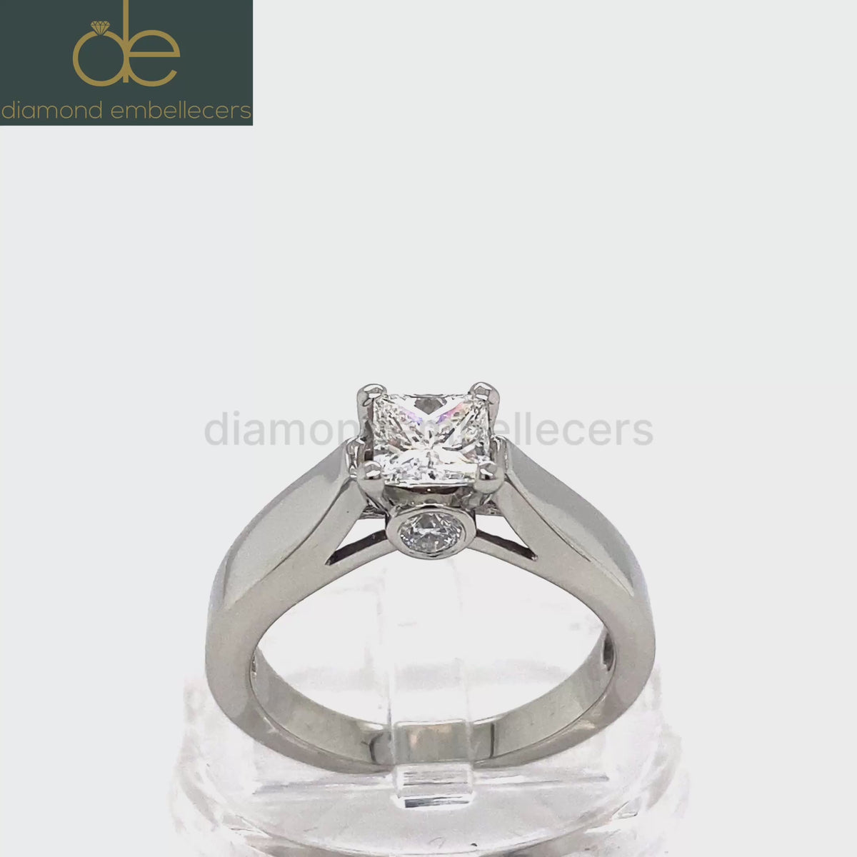 CERTIFIED 14K WHITE GOLD 0.89CT PRINCESS & ROUND DIAMOND RING