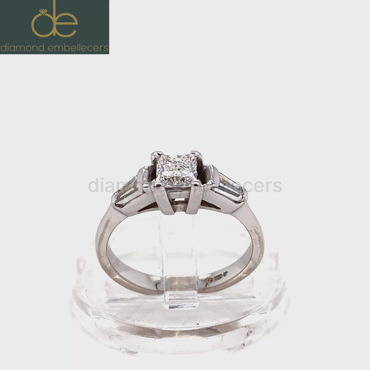 UK HALLMARKED CERTIFIED 0.70ct TRILOGY 18K WHITE GOLD PRINCESS & TAPERED BAGUETTE DIAMOND RING